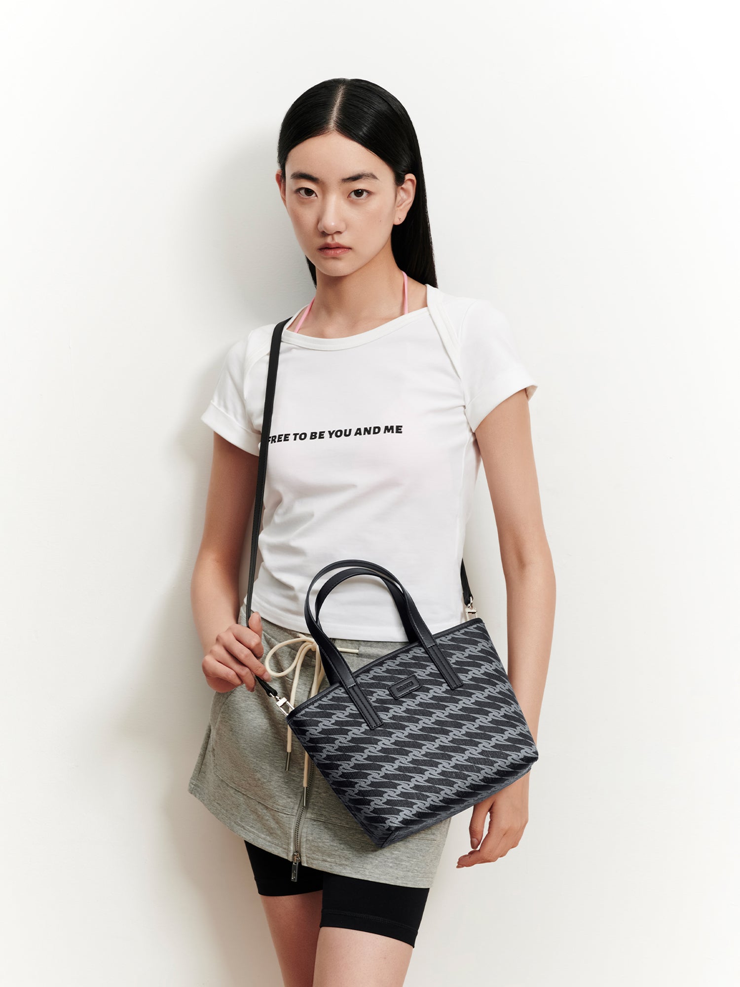 MONOGRAM 3.0 LOOP Small Handbag - Black