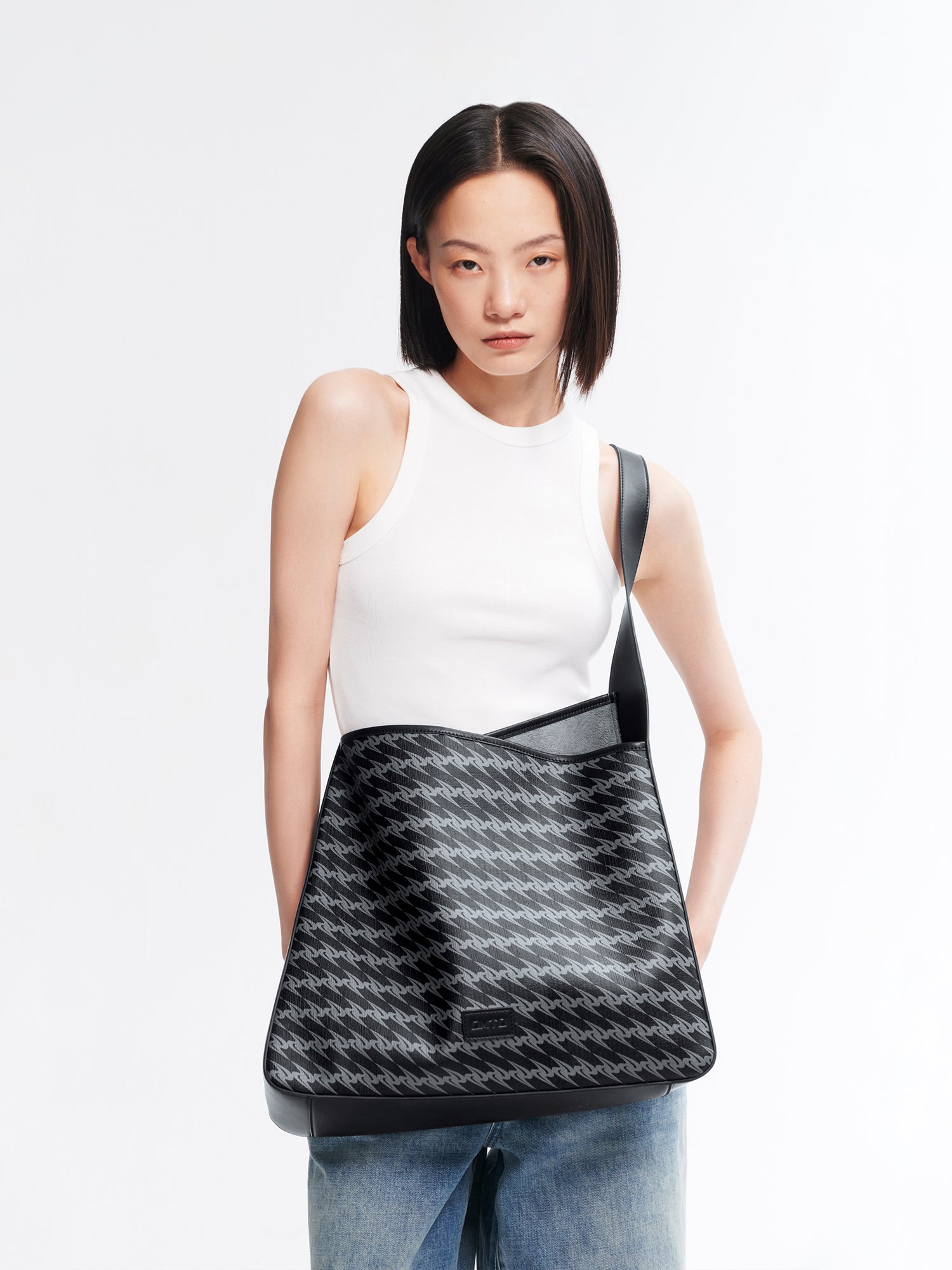 MONOGRAM 3.0 SOFT LOOP Large Shoulder Bag - Black