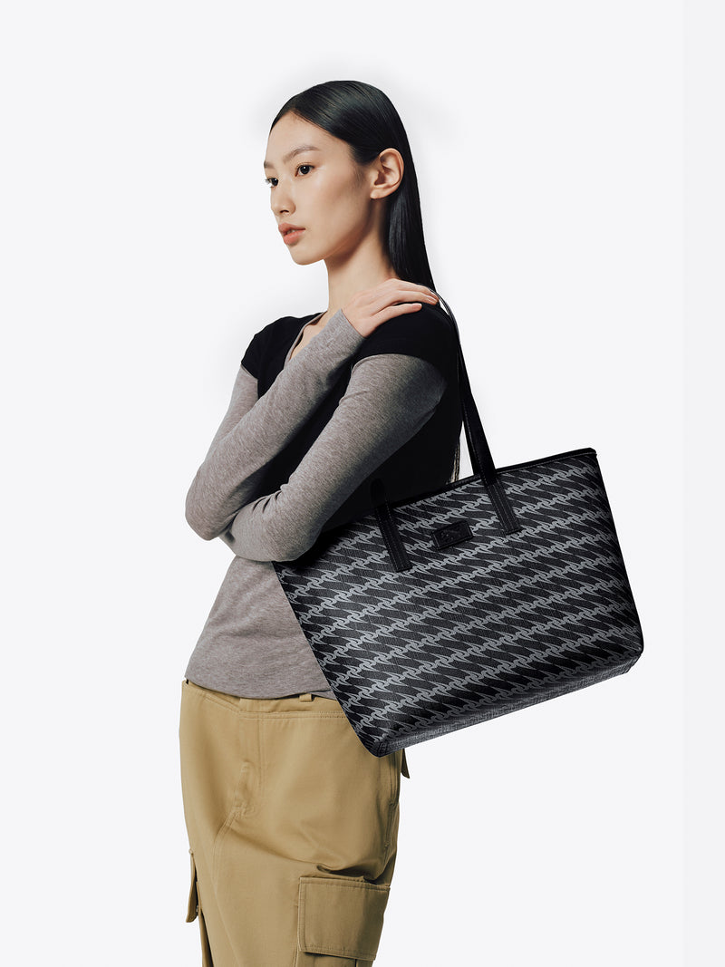 MONOGRAM 3.0 LOOP Medium Tote Bag - Black