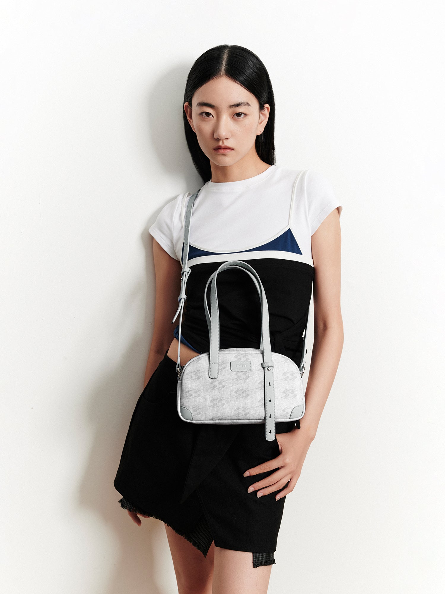 MONOGRAM 5.0 LOOP Regular Shoulder Bag - Cream Grey