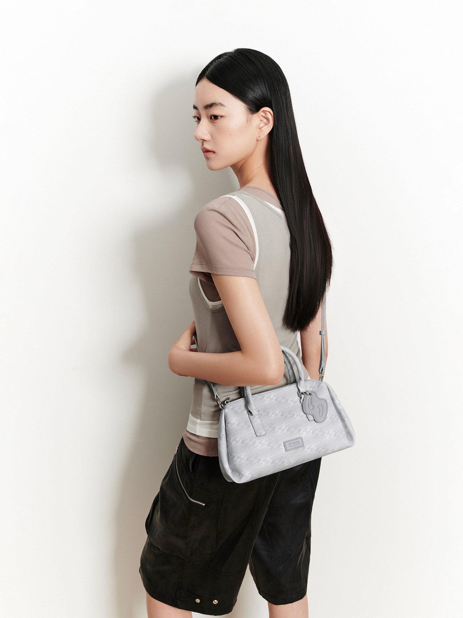 MONOGRAM 5.0 LOOP Regular Handbag - Grey