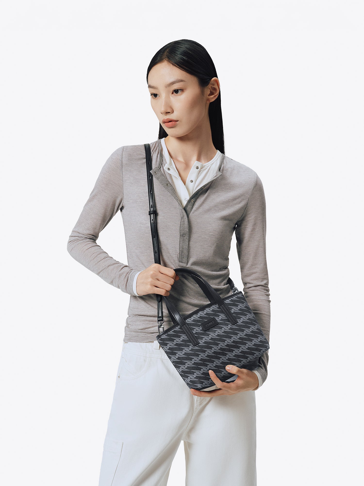 MONOGRAM 3.0 LOOP Mini Handbag - Black