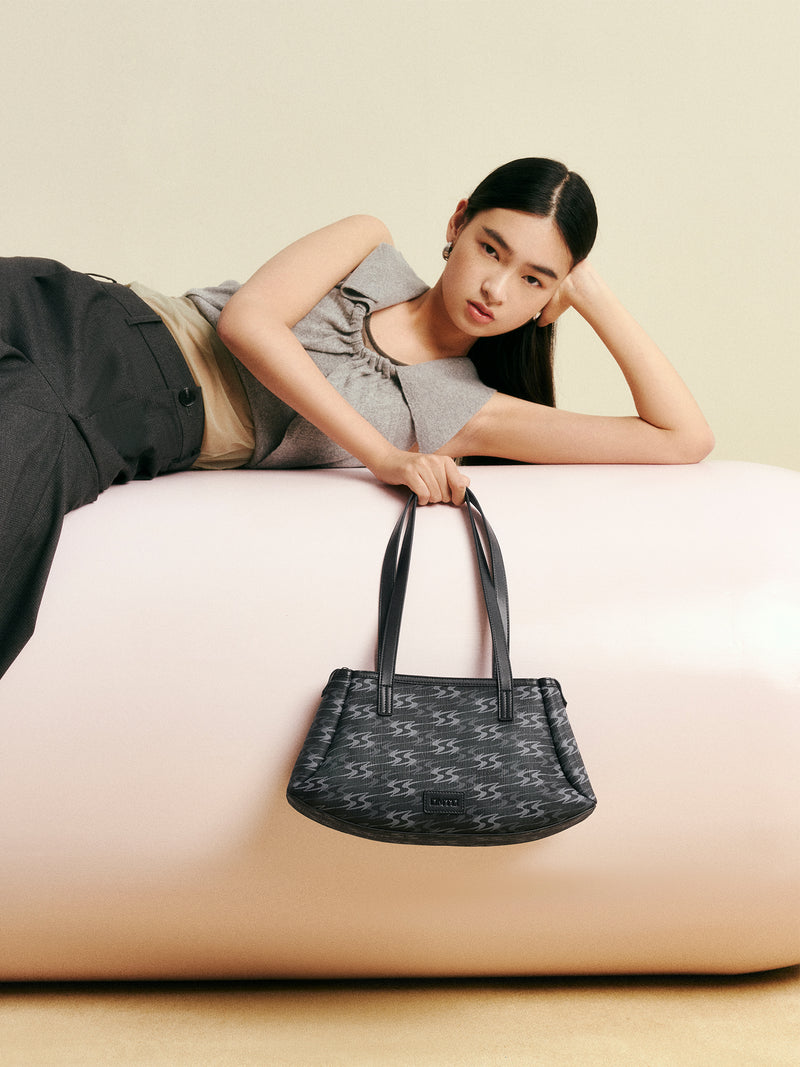 MONOGRAM 5.0 LOOP Regular Shoulder Bag - Black