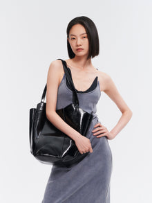 CRISPY PETAL Regular Tote Bag - Black