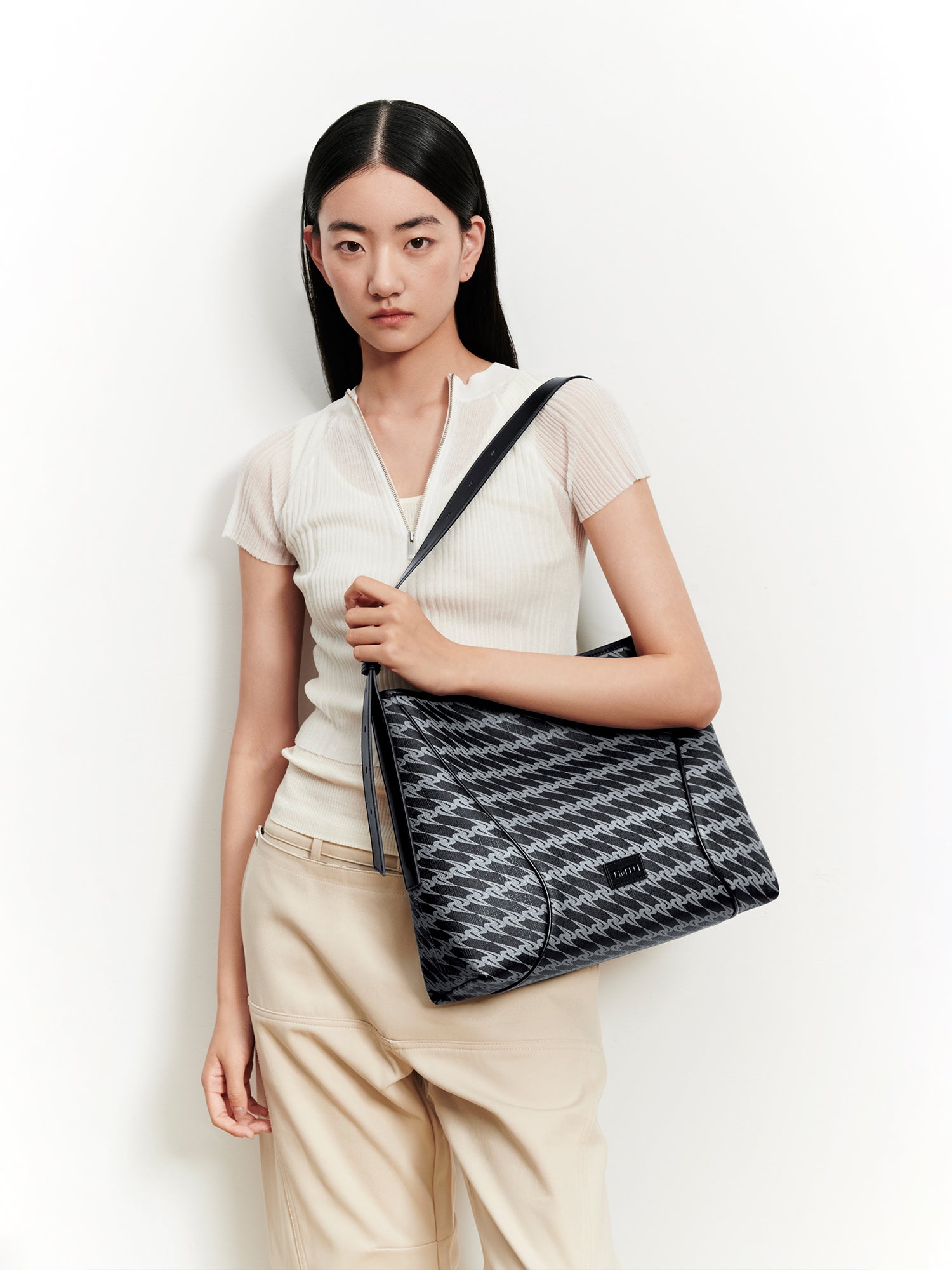 MONOGRAM 3.0 LOOP Large Shoulder Bag - Black