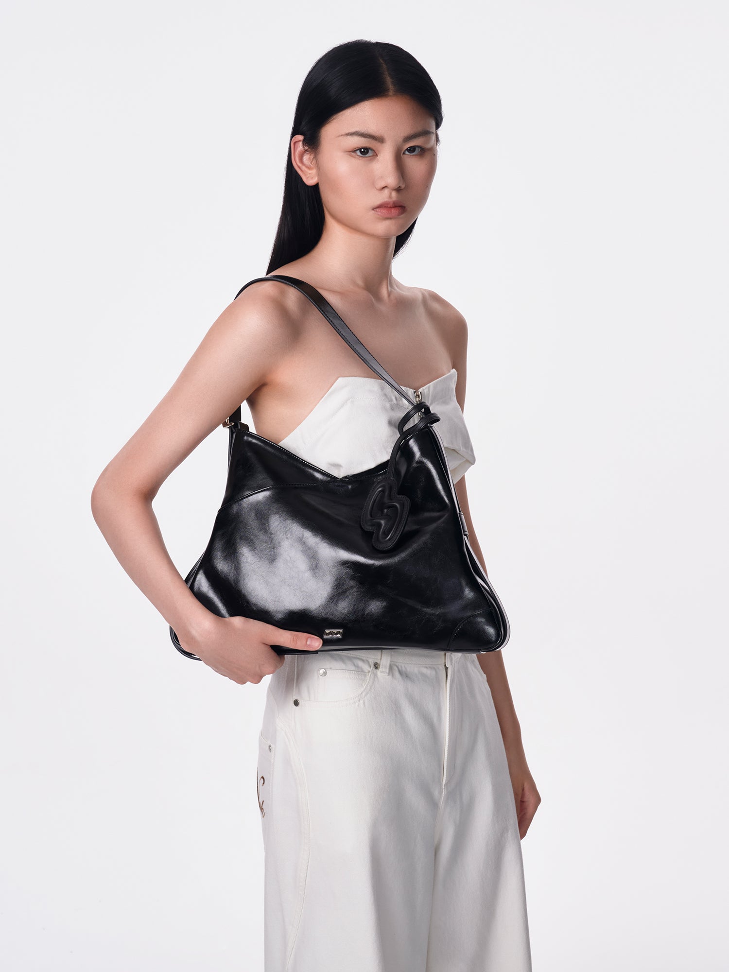 SURE SURE CROISSANT Medium Shoulder Bag - Black