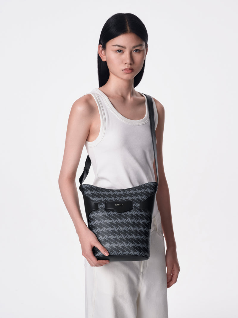 MONOGRAM 3.0 LOOP Regular Shoulder Bag - Black