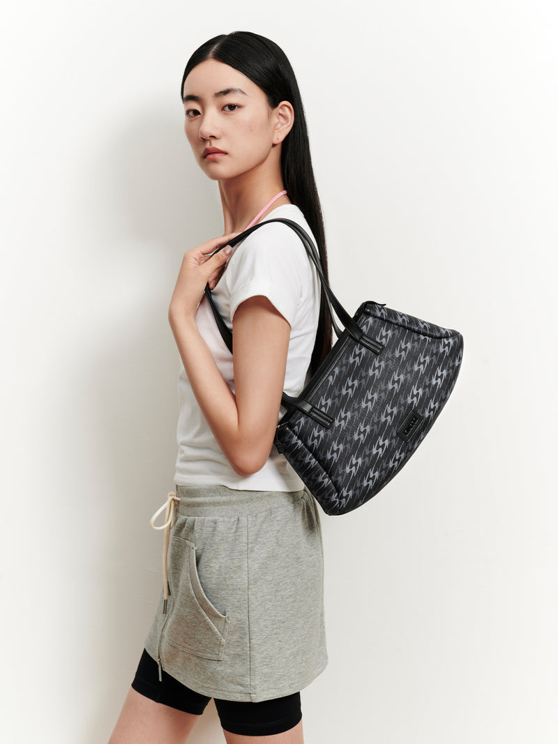 MONOGRAM 5.0 LOOP Regular Shoulder Bag - Black
