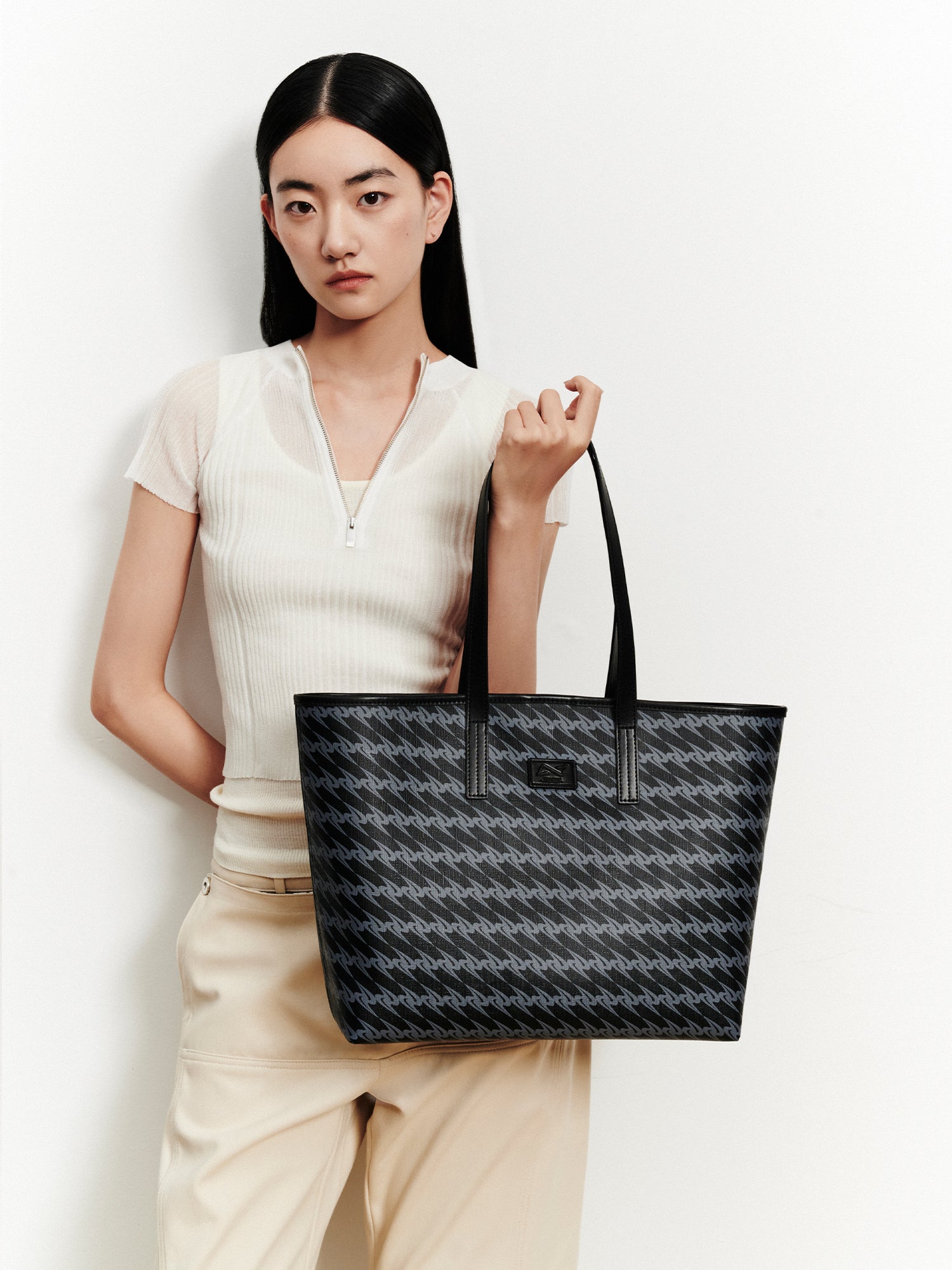 MONOGRAM 3.0 LOOP Medium Tote Bag - Black