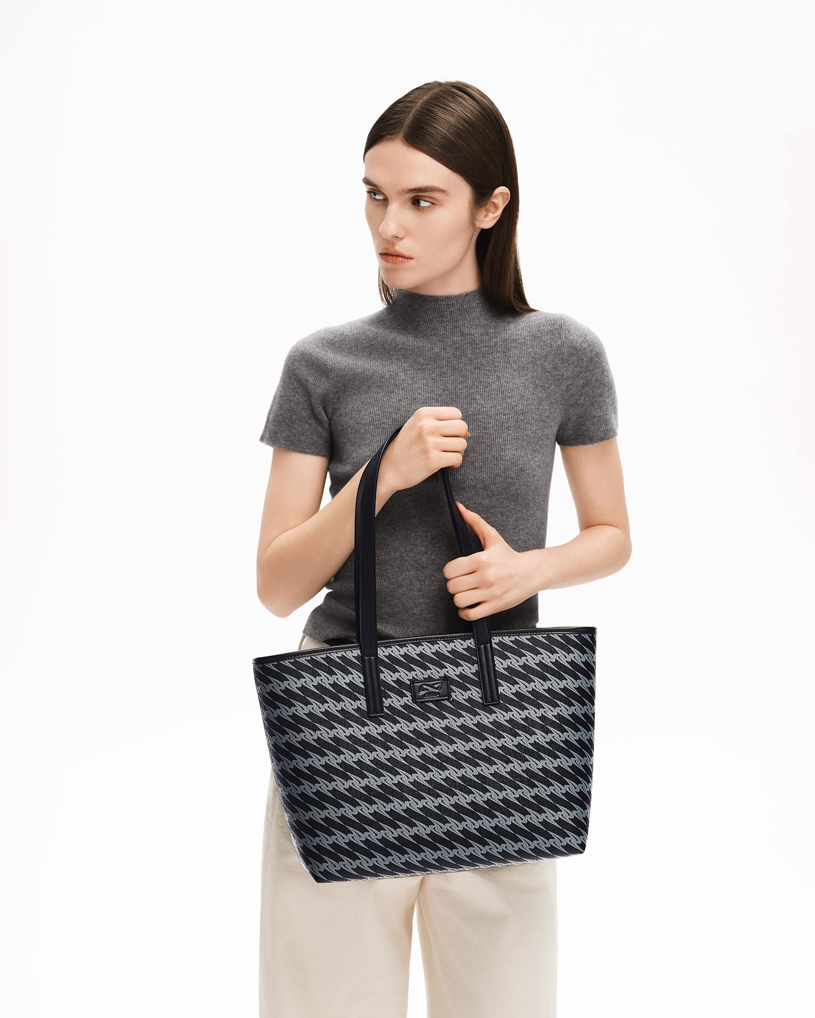 MONOGRAM 3.0 LOOP Medium Tote Bag - Black