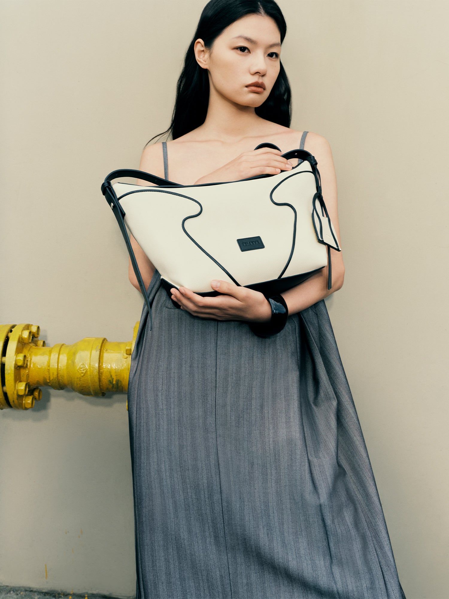 FOO FOO DUMPLING Regular Shoulder Bag - Beige