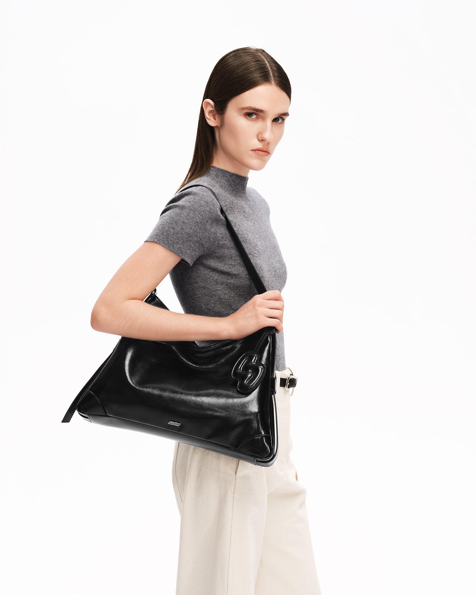Waxed Leather Croissant Bag – Elegant Folded Design, Adjustable