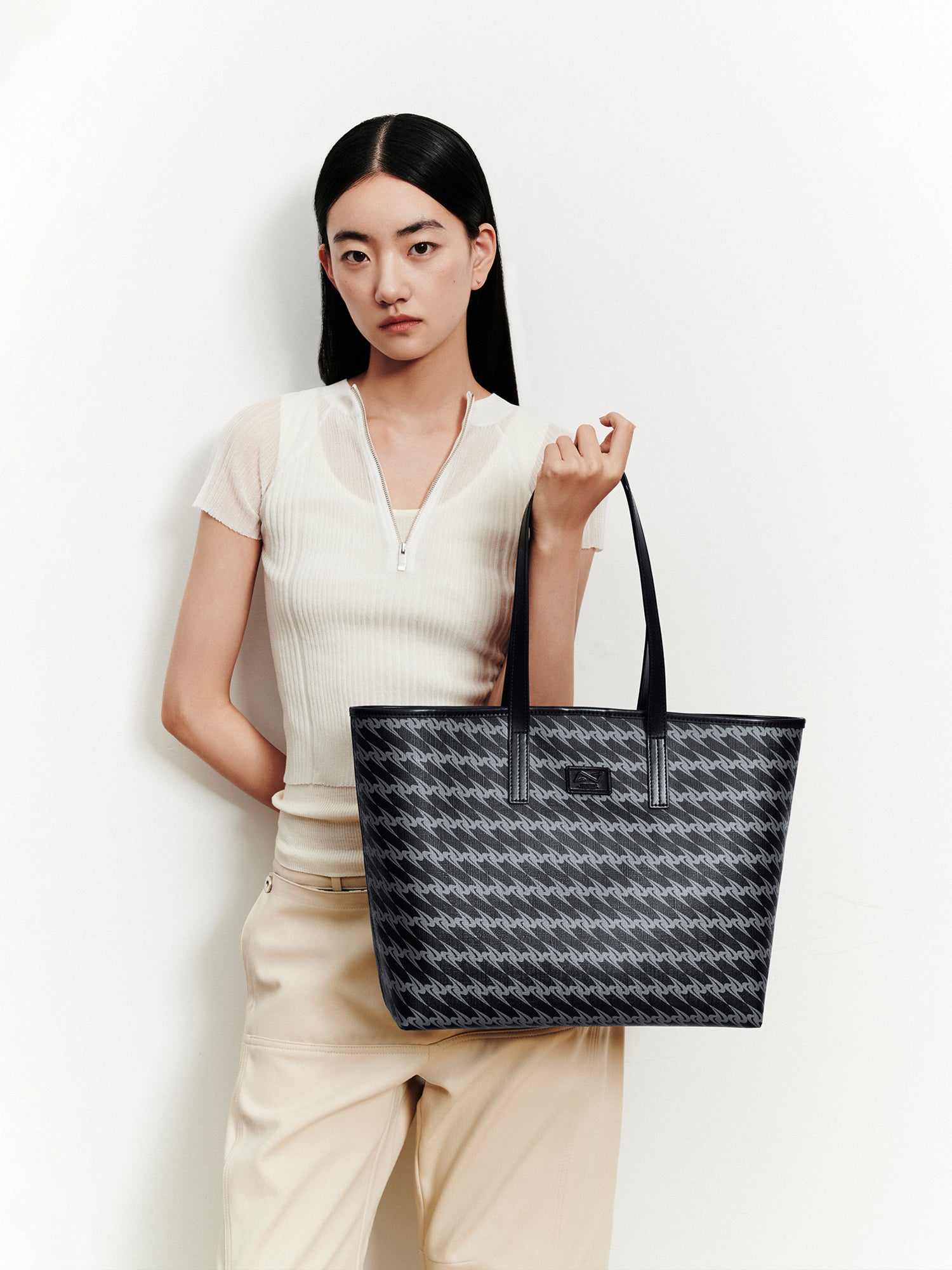 MONOGRAM 3.0 LOOP Medium Tote Bag - Black