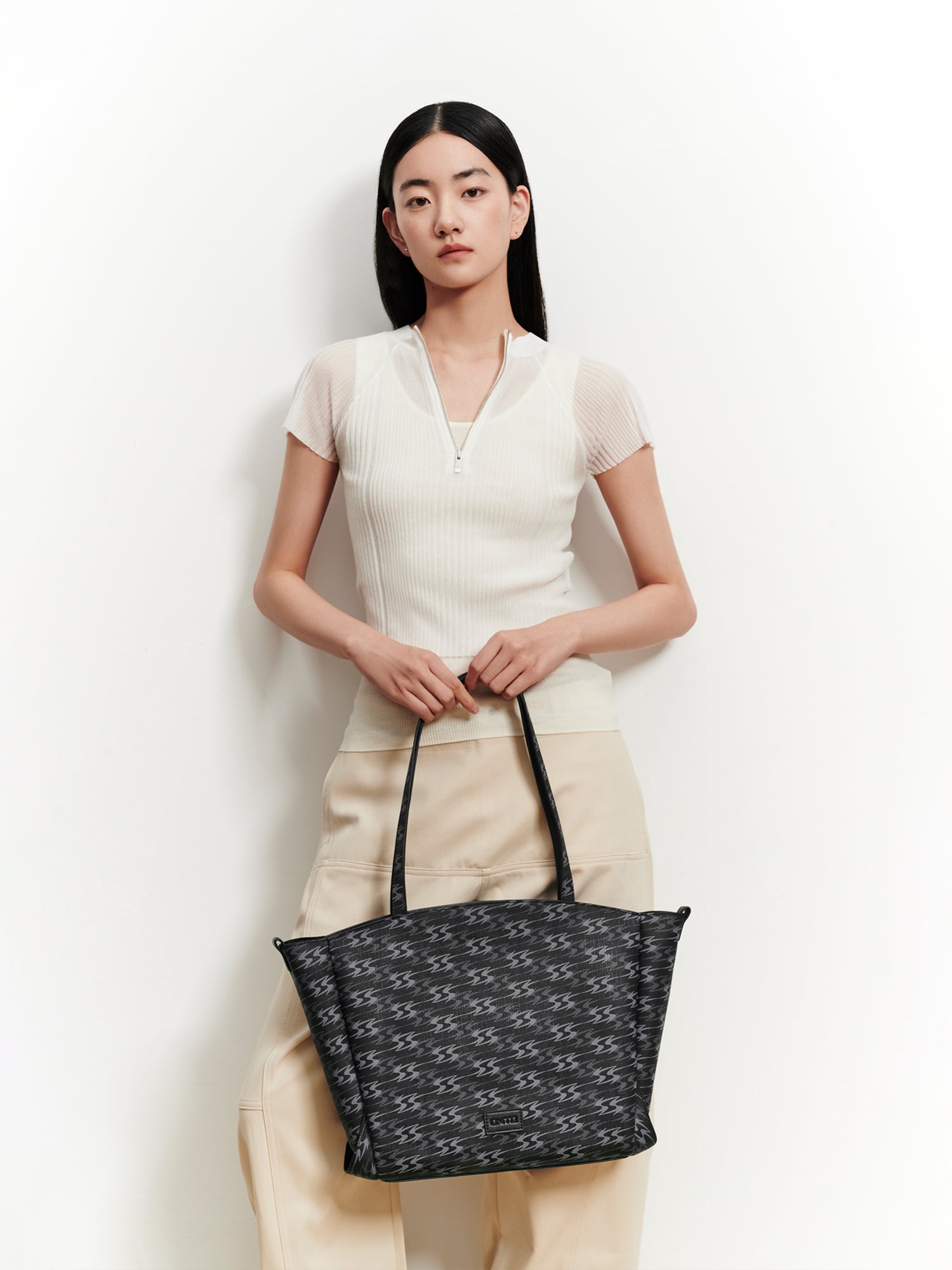 MONOGRAM 5.0 LOOP Large Tote Bag - Black