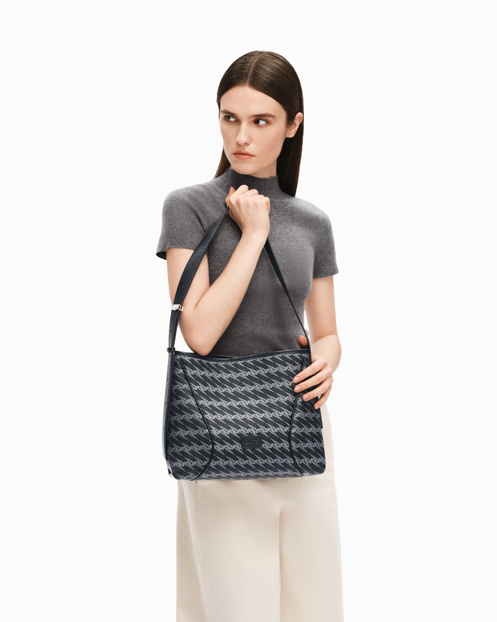 MONOGRAM 3.0 LOOP Small Shoulder Bag - Black