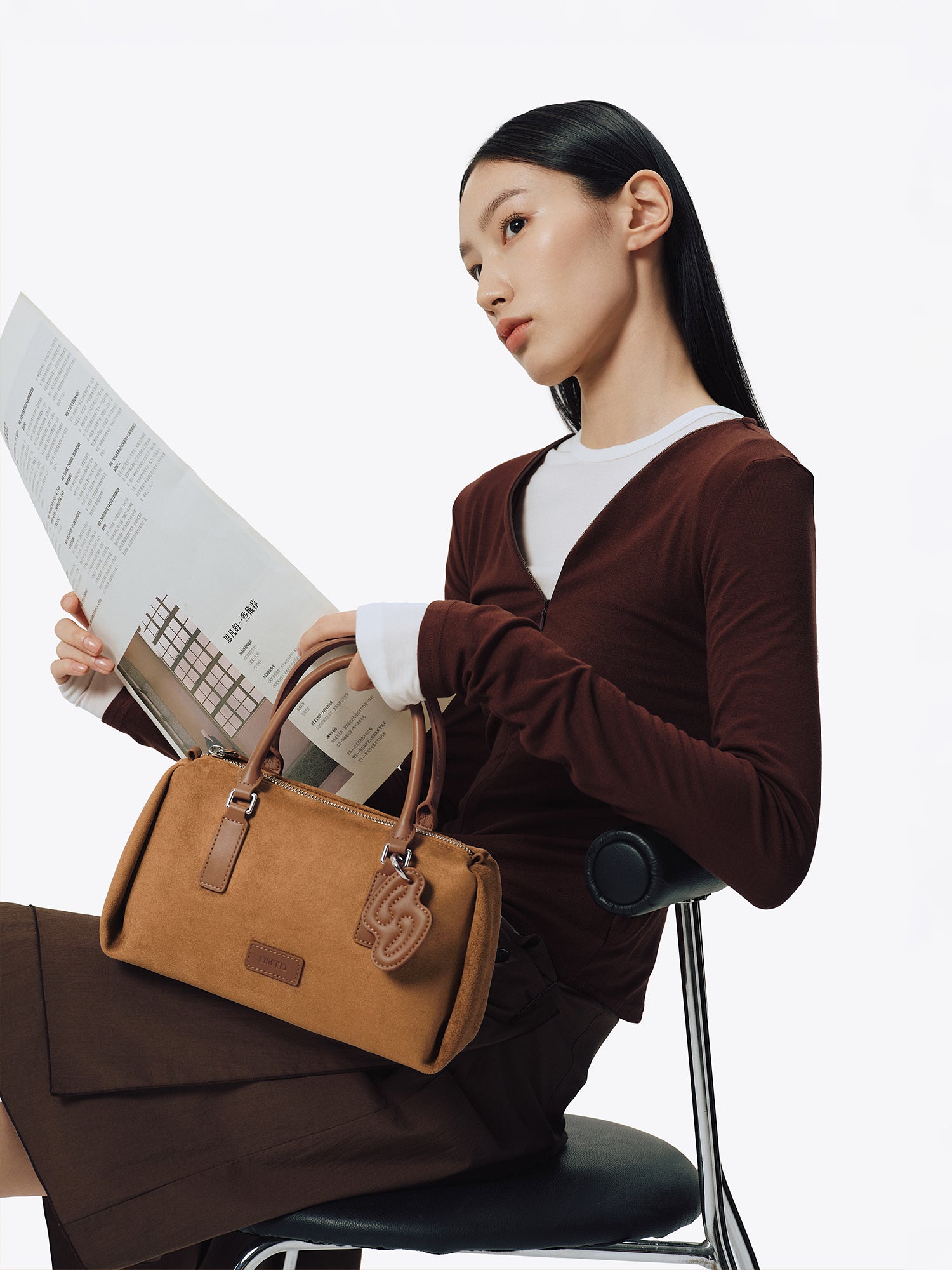 PINCH PILLOW Small Handbag - Mocha Brown